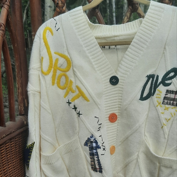 🌟3/50 Woman's Embroidery Loose Sweater Coat - Picture 3 of 8